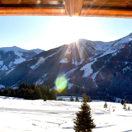 Chalet Wallegg Lodge - Alpine Premium Chalet - Ski In-Ski Out - Real Alpine Location Saalbach *