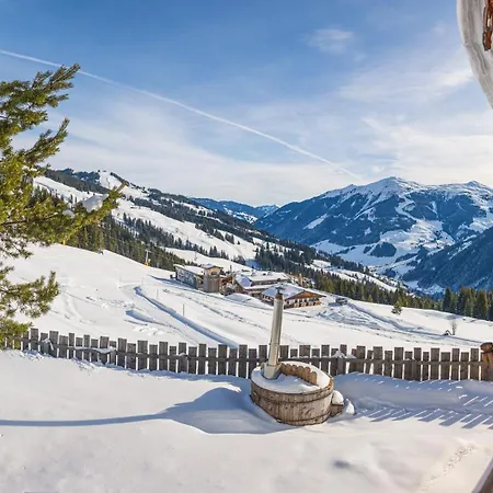 Wallegg Lodge - Alpine Premium Chalet - Ski In-Ski Out - Real Alpine Location Saalbach Saalbach-Hinterglemm