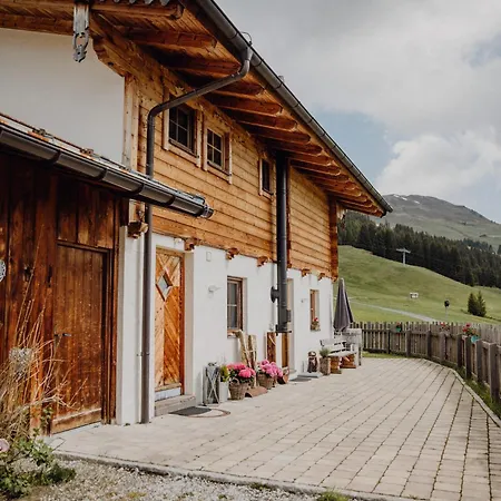 Wallegg - Alpine Premium - In-ski Out - Real Alpine Location شاليه *