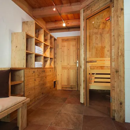 Wallegg Lodge - Alpine Premium Chalet - Ski In-Ski Out - Real Alpine Location Saalbach Chalet *