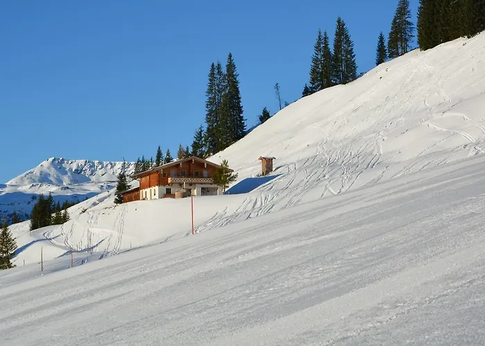 Wallegg Lodge - Alpine Premium Chalet - Ski In-Ski Out - Real Alpine Location Saalbach Chalet