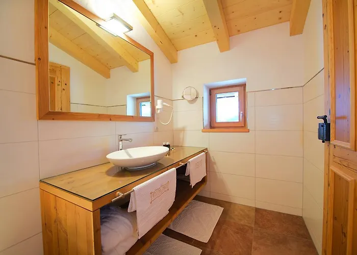 Wallegg Lodge - Alpine Premium Chalet - Ski In-Ski Out - Real Alpine Location Saalbach Chalet Saalbach-Hinterglemm