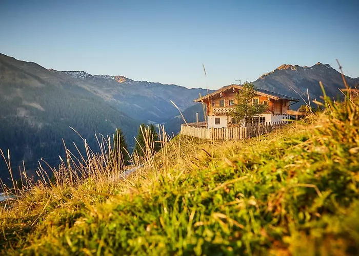 Chalet Wallegg Lodge - Alpine Premium Chalet - Ski In-Ski Out - Real Alpine Location Saalbach *